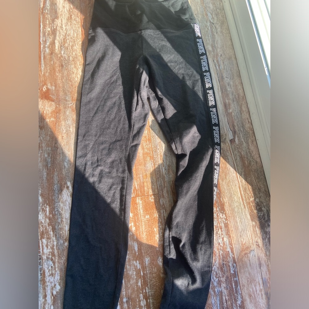 PINK ( Victoria’s Secret) xs leggings.